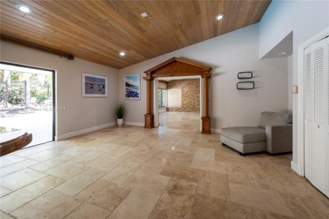 House in Weston, Florida 5 bedrooms, 455.41 sq.m. № 1710354 - photo 20
