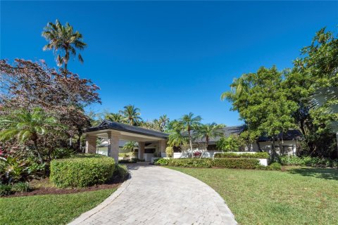 House in Weston, Florida 5 bedrooms, 455.41 sq.m. № 1710354 - photo 4