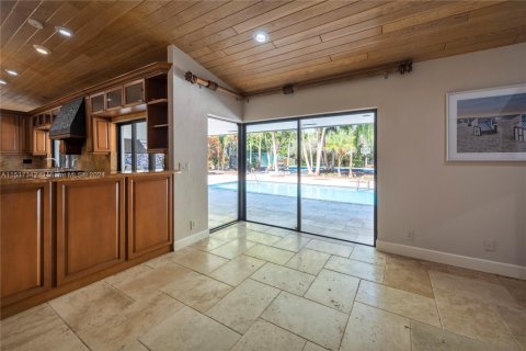House in Weston, Florida 5 bedrooms, 455.41 sq.m. № 1710354 - photo 18