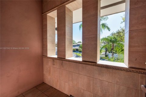 House in Weston, Florida 5 bedrooms, 455.41 sq.m. № 1710354 - photo 23