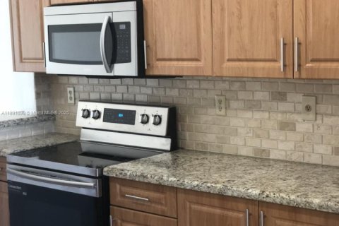 Condo à Weston, Floride, 3 chambres  № 2021688