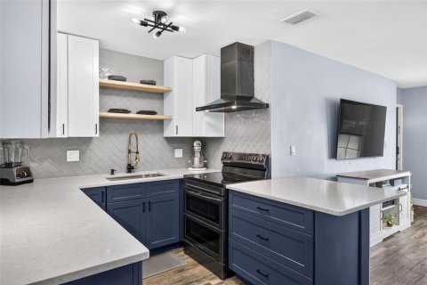 Villa ou maison à vendre à Tampa, Floride: 3 chambres, 126.63 m2 № 2337279 - photo 10