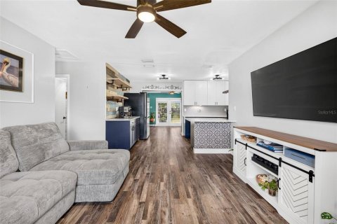 Villa ou maison à vendre à Tampa, Floride: 3 chambres, 126.63 m2 № 2337279 - photo 6
