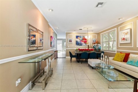 Casa en alquiler en Miramar, Florida, 3 dormitorios, 202.53 m2 № 1925482 - foto 4
