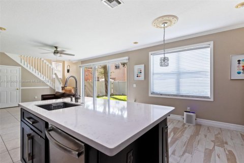 Casa en alquiler en Miramar, Florida, 3 dormitorios, 202.53 m2 № 1925482 - foto 12