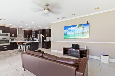 Casa en alquiler en Miramar, Florida, 3 dormitorios, 202.53 m2 № 1925482 - foto 6