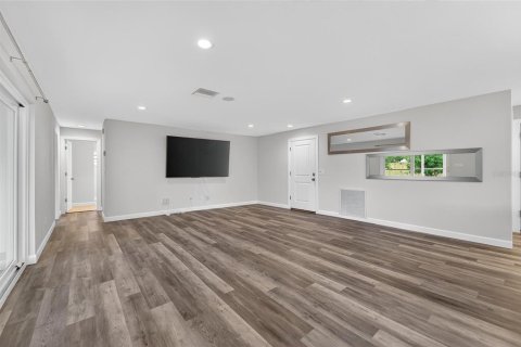 House in Clearwater, Florida 2 bedrooms, 116.78 sq.m. № 1902909 - photo 9