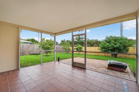Villa ou maison à louer à Clearwater, Floride: 2 chambres, 116.78 m2 № 1902909 - photo 23