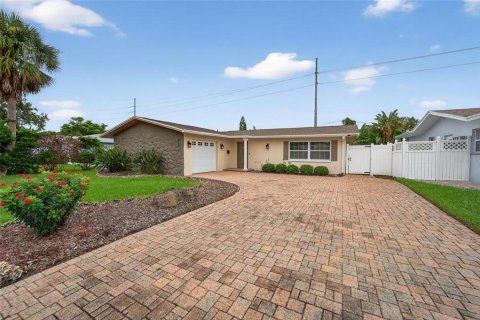 House in Clearwater, Florida 2 bedrooms, 116.78 sq.m. № 1902909 - photo 29