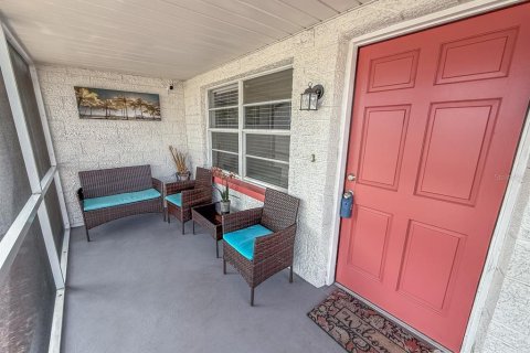 House in Port Richey, Florida 3 bedrooms, 111.11 sq.m. № 1548536 - photo 5