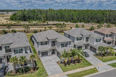 House in Wesley Chapel, Florida 5 bedrooms, 384.52 sq.m. № 2200794 - photo 2