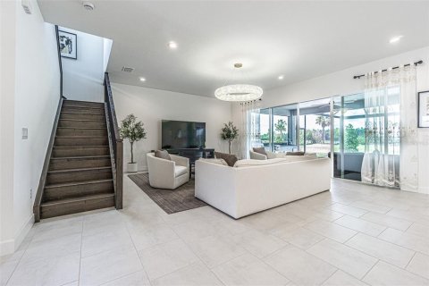 House in Wesley Chapel, Florida 5 bedrooms, 384.52 sq.m. № 2200794 - photo 13
