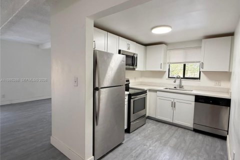 Condominio en alquiler en Pompano Beach, Florida, 2 dormitorios, 84.08 m2 № 2046979 - foto 13