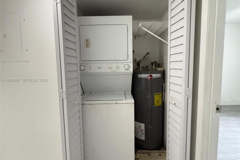 Condominio en alquiler en Pompano Beach, Florida, 2 dormitorios, 84.08 m2 № 2046979 - foto 17