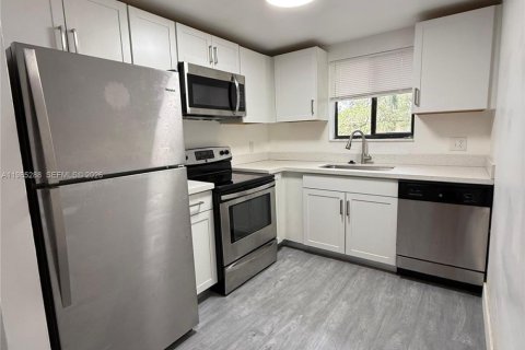 Condominio en alquiler en Pompano Beach, Florida, 2 dormitorios, 84.08 m2 № 2046979 - foto 12