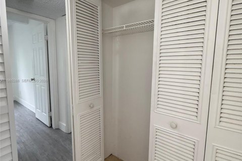 Condominio en alquiler en Pompano Beach, Florida, 2 dormitorios, 84.08 m2 № 2046979 - foto 5