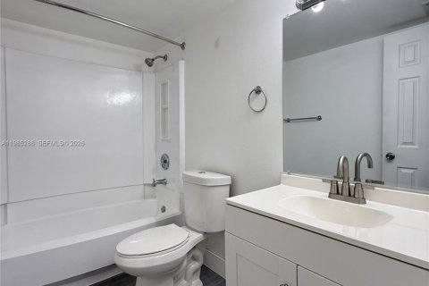 Condominio en alquiler en Pompano Beach, Florida, 2 dormitorios, 84.08 m2 № 2046979 - foto 11