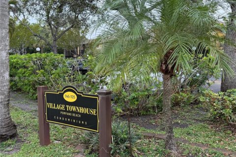 Condominio en Pompano Beach, Florida, 2 dormitorios  № 2046979