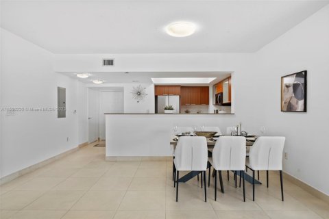 Снять в аренду кондоминиум в Санни-Айлс-Бич, Флорида 1 спальня, 92.9м2, № 2037407 - фото 6