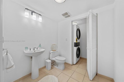 Снять в аренду кондоминиум в Санни-Айлс-Бич, Флорида 1 спальня, 92.9м2, № 2037407 - фото 13