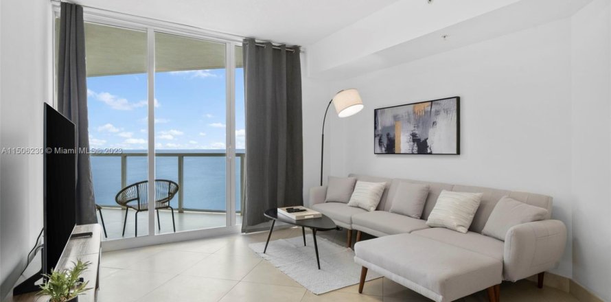 Кондоминиум с 1 спальней в Санни-Айлс-Бич, Флорида № 2037407