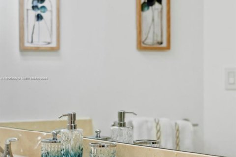 Снять в аренду кондоминиум в Санни-Айлс-Бич, Флорида 1 спальня, 92.9м2, № 2037407 - фото 12