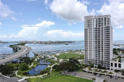 Condominio en venta en Clearwater, Florida, 2 dormitorios, 135.45 m2 № 1619113 - foto 2