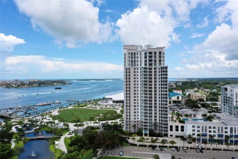 Condominio en venta en Clearwater, Florida, 2 dormitorios, 135.45 m2 № 1619113 - foto 1