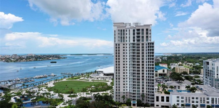 Condominio en Clearwater, Florida, 2 dormitorios № 1619113