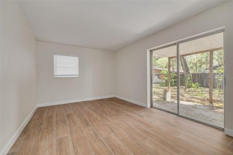 Commercial property in New Port Richey, Florida 4 bedrooms, 153.29 sq.m. № 1767410 - photo 5