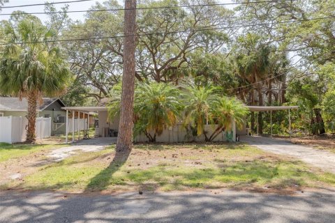 Commercial property in New Port Richey, Florida 4 bedrooms, 153.29 sq.m. № 1767410 - photo 1