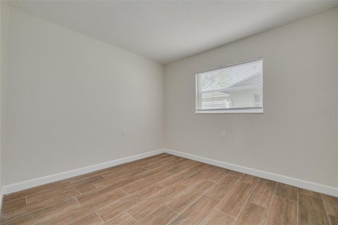 Commercial property in New Port Richey, Florida 4 bedrooms, 153.29 sq.m. № 1767410 - photo 9