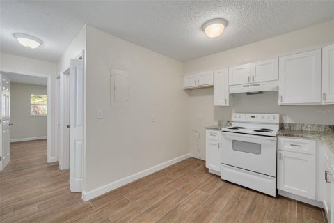 Commercial property in New Port Richey, Florida 4 bedrooms, 153.29 sq.m. № 1767410 - photo 15