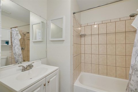 Commercial property in New Port Richey, Florida 4 bedrooms, 153.29 sq.m. № 1767410 - photo 21