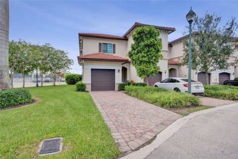 Townhouse in Oakland Park, Florida 3 bedrooms, 116.22 sq.m. № 2290904