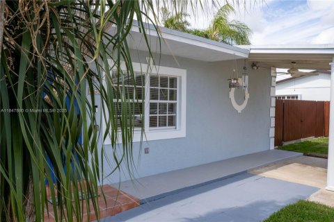House in Cutler Bay, Florida 4 bedrooms, 167.22 sq.m. № 1849065 - photo 15