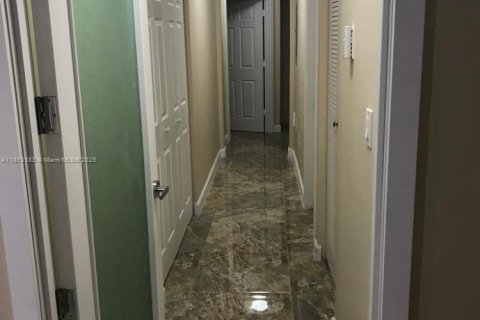 Condo in Doral, Florida, 3 bedrooms  № 1888871 - photo 6