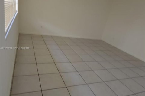 Снять в аренду виллу или дом в Норт-Майами-Бич, Флорида 2 спальни, 91.04м2, № 2029211 - фото 7