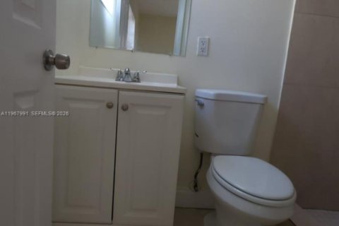 Снять в аренду виллу или дом в Норт-Майами-Бич, Флорида 2 спальни, 91.04м2, № 2029211 - фото 21