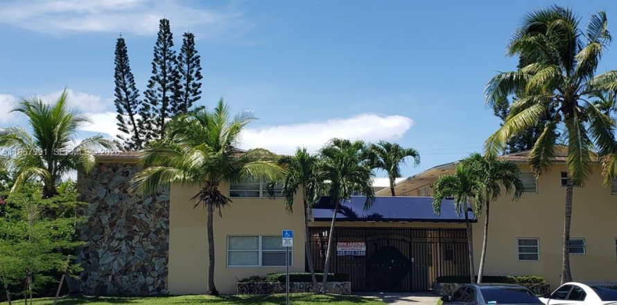 Дом в Норт-Майами-Бич, Флорида 2 спальни, 91.04м2 № 2029211