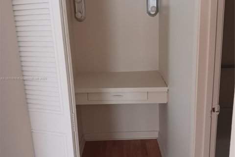 Condominio en alquiler en Lauderhill, Florida, 3 dormitorios, 100.33 m2 № 1742529 - foto 7