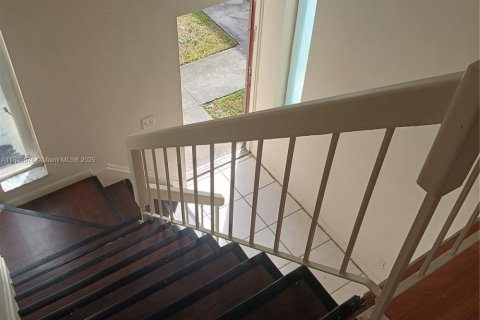 Condominio en alquiler en Lauderhill, Florida, 3 dormitorios, 100.33 m2 № 1742529 - foto 1