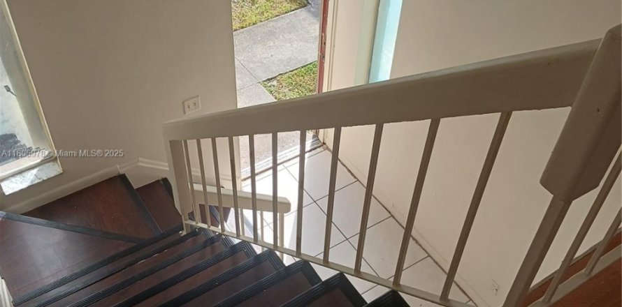 Condominio en Lauderhill, Florida, 3 dormitorios  № 1742529