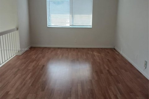 Condominio en alquiler en Lauderhill, Florida, 3 dormitorios, 100.33 m2 № 1742529 - foto 2