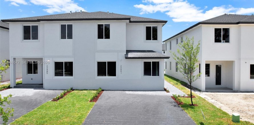 Таунхаус в Майами, Флорида 5 спален № 2048380