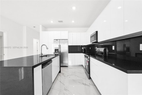 Купить таунхаус в Майами, Флорида 5 спален, № 2048380 - фото 17