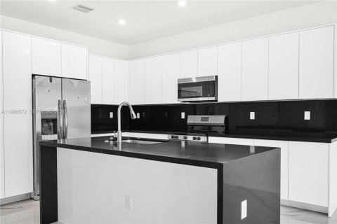 Купить таунхаус в Майами, Флорида 5 спален, № 2048380 - фото 15