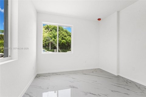 Купить таунхаус в Майами, Флорида 5 спален, № 2048380 - фото 25