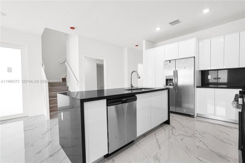 Купить таунхаус в Майами, Флорида 5 спален, № 2048380 - фото 18