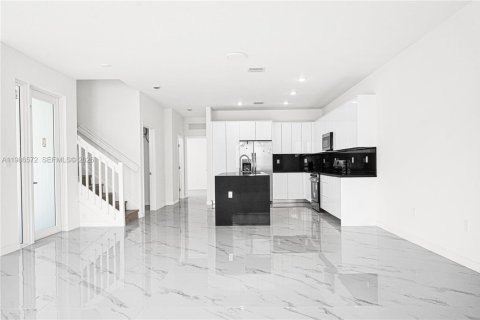 Купить таунхаус в Майами, Флорида 5 спален, № 2048380 - фото 12